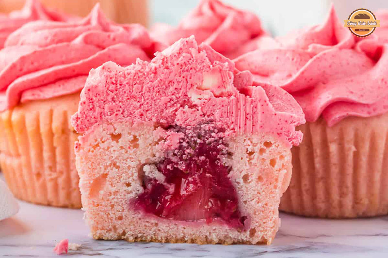 Bánh Cupcake kem hồng