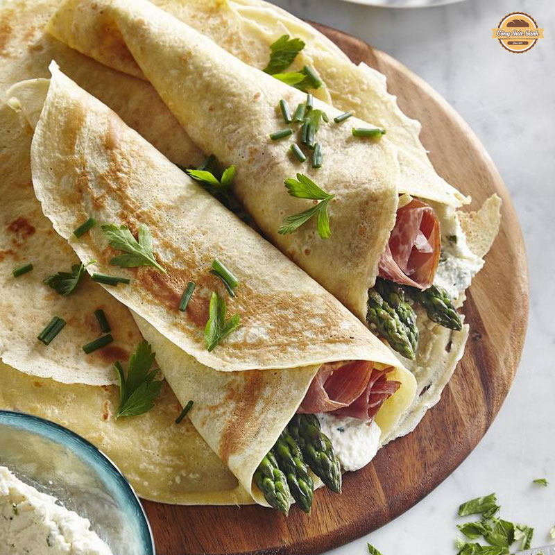 Món bánh Crepe xúc xích là món ngon dành cho mọi nhà
