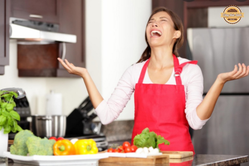 Tôi vốn là một cô gái vụng về trong việc bếp núc (Ảnh minh họa)