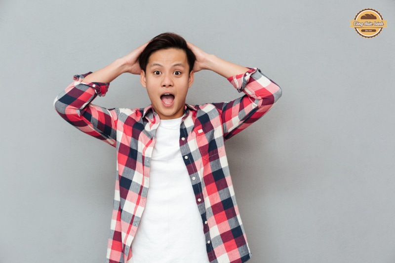Gương mặt bất ngờ của người ấy khi nhận được bánh Mousse sầu riêng