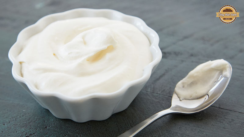 Whipping cream để làm bánh crepe sầu riêng