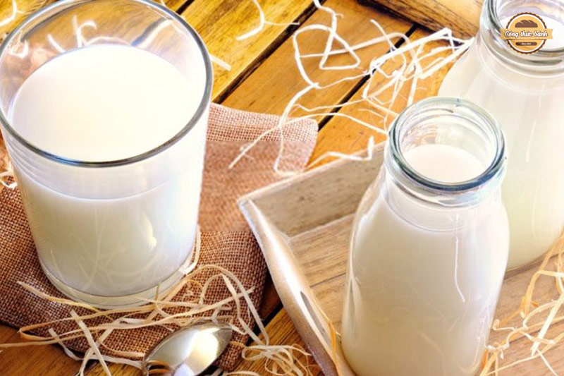 Sữa tươi không đường- Nguyên liệu không thể bỏ qua khi làm bánh crepe sầu riêng